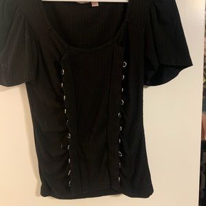 Black tee, willow+hoot, small, 60% polyester